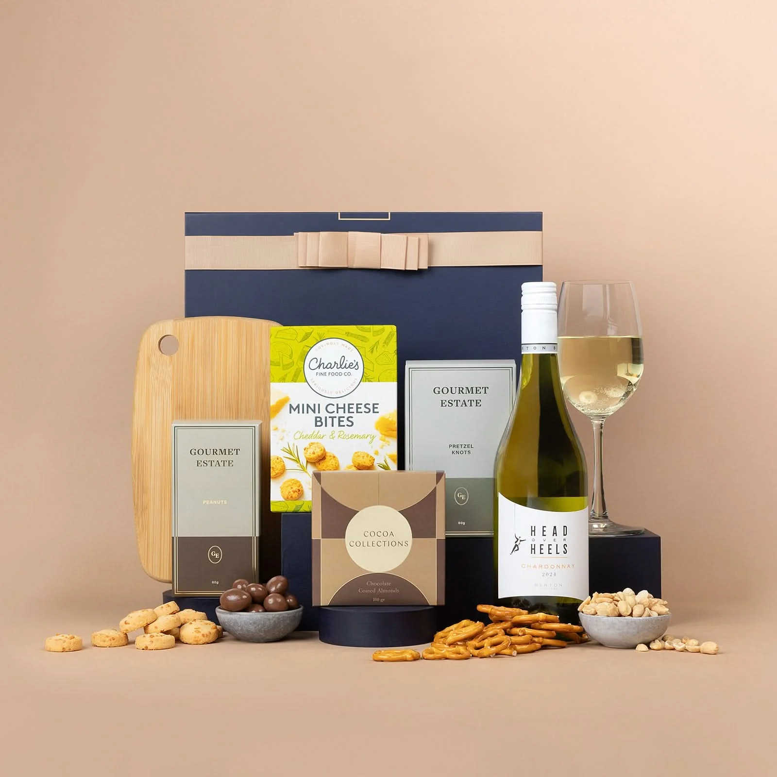 Cheeseboard and Nibbles Hamper
