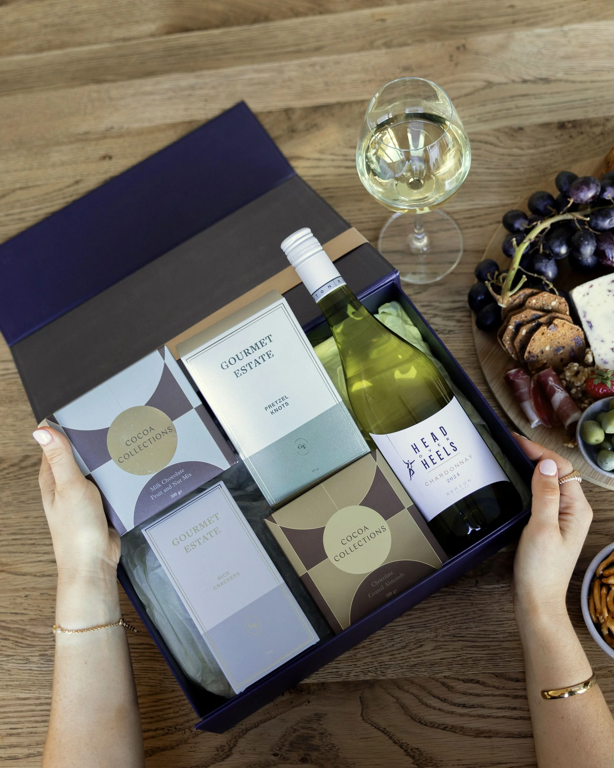 Santa’s Favourite Xmas Box - Image 2